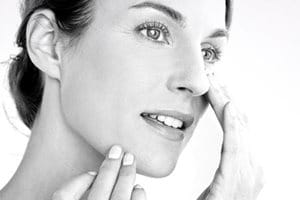  - Rugas -O que posso fazer com relação às linhas finas e rugas profundas na minha testa e ao redor da minha boca e olhos?